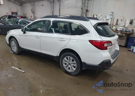 2018 Subaru Outback 2.5I z USA, uszkodzony, nr VIN 4S4BSAAC6J3215296